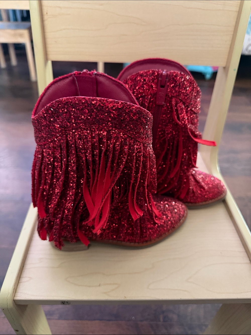 Bums and Roses
Red Glitter Fringe Boots